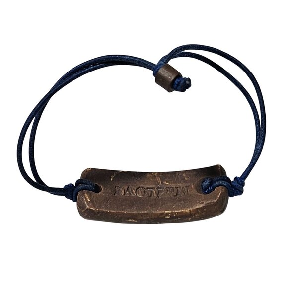 Inspirational Never Give Up Adjustable Bracelet Engraved Wood Plate Blue Cord - Picture 2 of 4